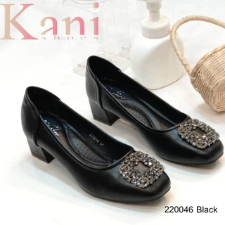 New!!! งานพรีเมี่ยม รองเท้าคัชชูส้นสูง 2 นิ้ว ใส่ทำงาน หรือออกงาน หุ้มส้น ประดับด้วยอะไหล่ดอกไม้เพชร