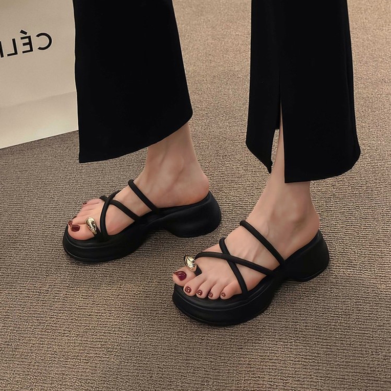 Tnicoo สินค้ามาแรง รองเท้าแตะแฟชั่นเสริมส้น สไตส์มินิมอล คุมโทนสวย นำไปใส่กับชุดไหนก็เข้ากัน ทรงสวมข้อนิ้วเท้าเพิ่มค