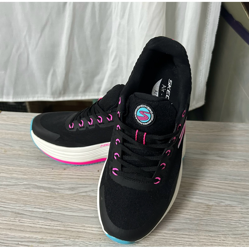 รองเท้าผ้าใบผู้หญิงมือสองSKECHERSเบอร์39