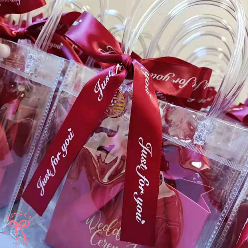 3 หลา * ริบบิ้นผ้าซาตินสกรีนลายสีทอง JUST FOR YOU ขนาด 2.5 cm ผูกของขวัญวันเกิด