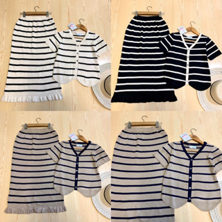 LILY รวมเซ็ต 2 ชิ้น[เสื้อ+กระโปรง]ผ้าไหมพรมพิมพ์ลายริ้ว เนื้…