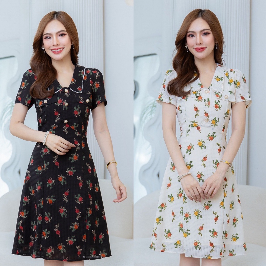 เดรสลายดอก แพทเทิร์นสวยเก๋ เป็นเดรสคอปกแต่งมุก ช่วงอกมีดีเทลแต่งกระดุม ทรงสวยเย็บเว้าเอวสูงใส่พรางหุ่นช่วงเอว