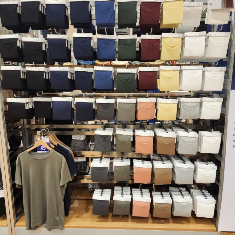 เสื้อยืดของแท้หิ้วจาก Shop Uniqlo คอกลม Dry แขนสั้น Unisex มีหลากหลายสีสัน สินค้าบรรจุภัณฑ์ไม่รับเปลี่ยนคืนนะครับ