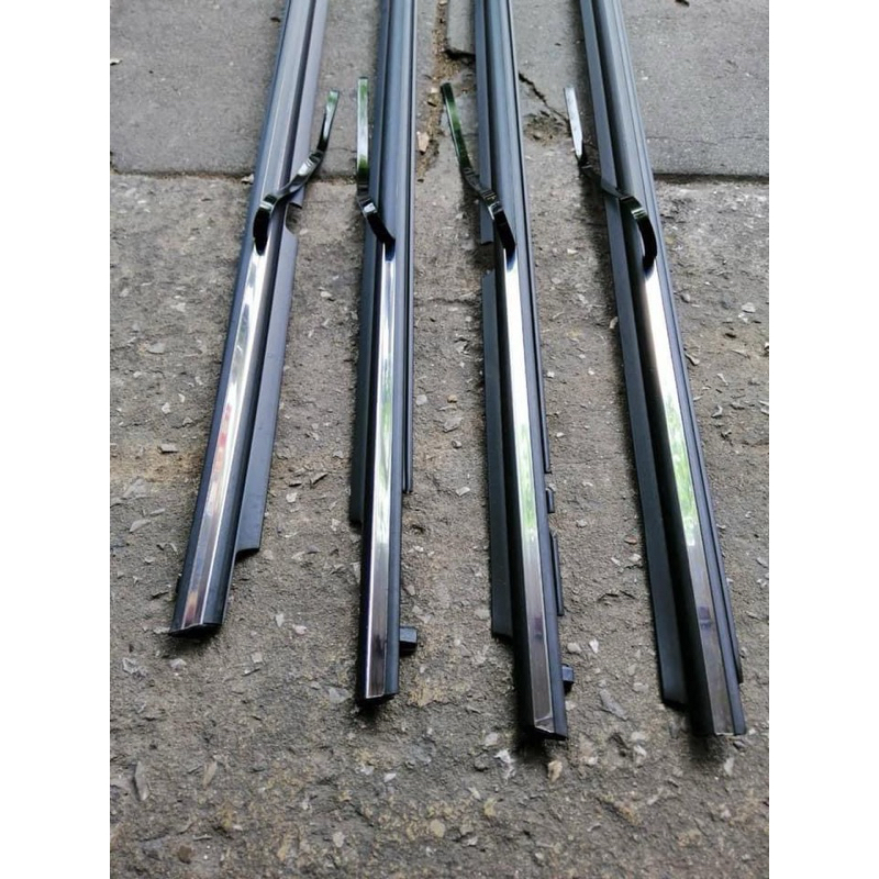 ยางรีดน้ำ Honda accord g9 ปี2013-2018 รุ่นชุบ ราคาเส้นละ