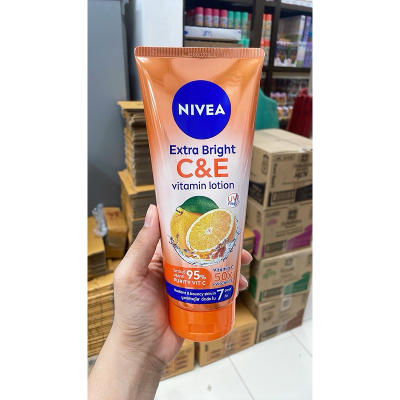 นีเวีย เอ็กซ์ตร้า ไบรท์ ซี แอนด์ อี วิตามินโลชั่น 300ml. แพ็คเกจใหม่