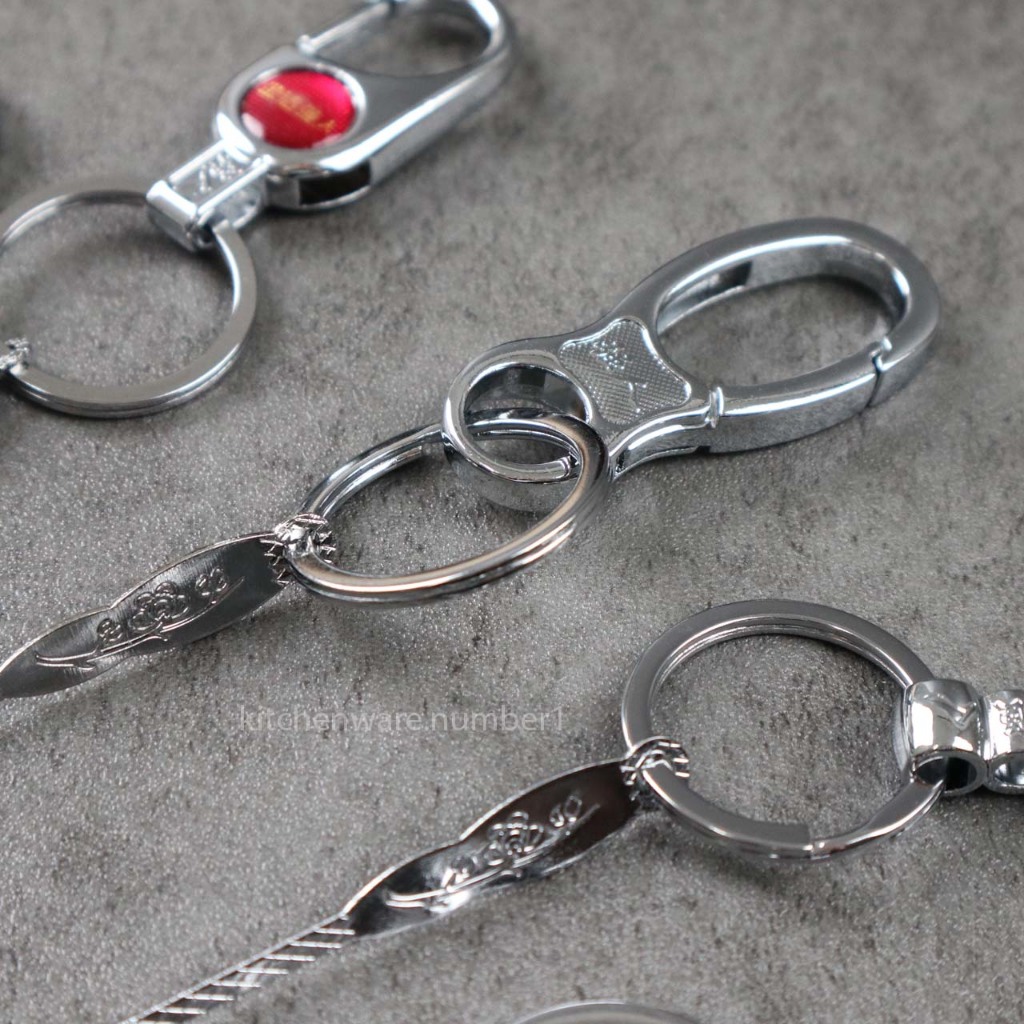 พวงกุญแจสแตนเลส แข็งแรงใช้งานได้หลากหลายพกพาสะดวก (สุ่มแบบ)
