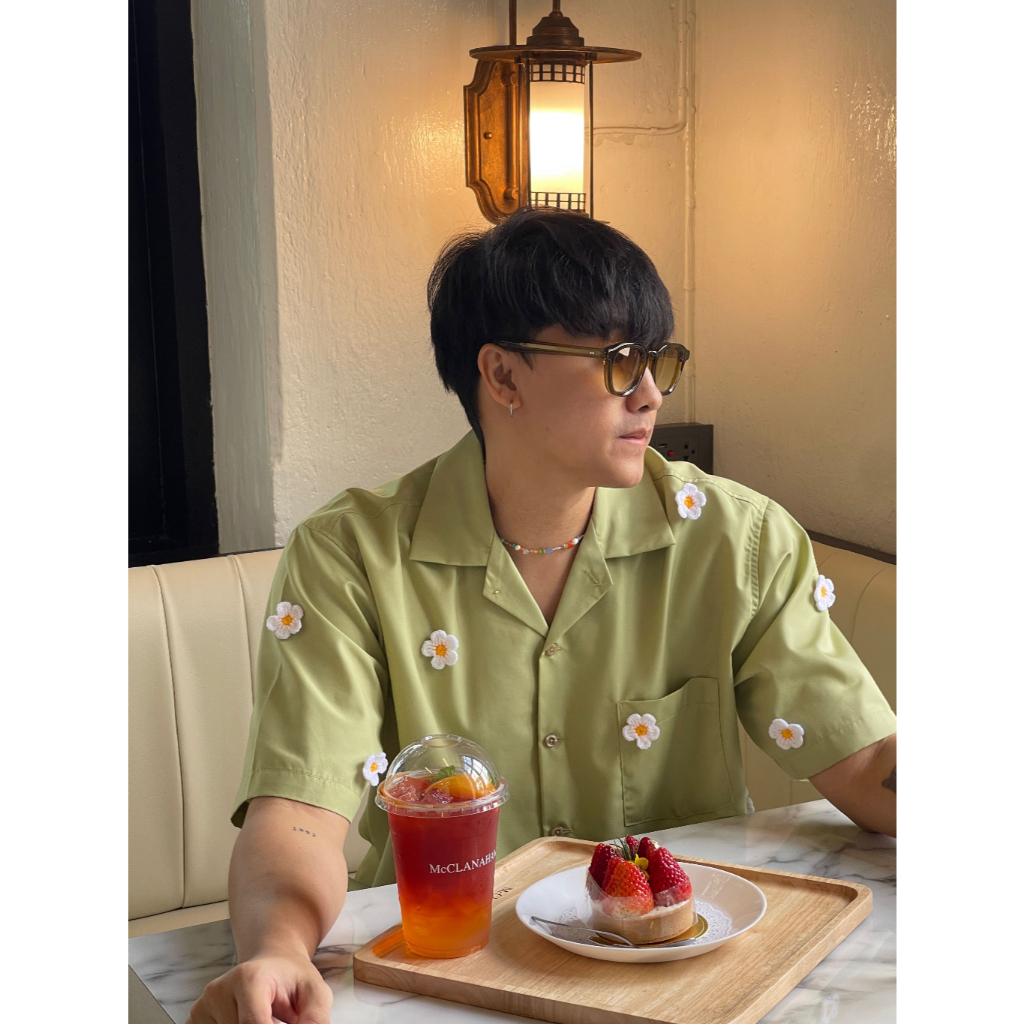 เสื้อฮาวาย (สีเขียว) ปักดอกเดซี่ถักไหมพรม (Handmade)