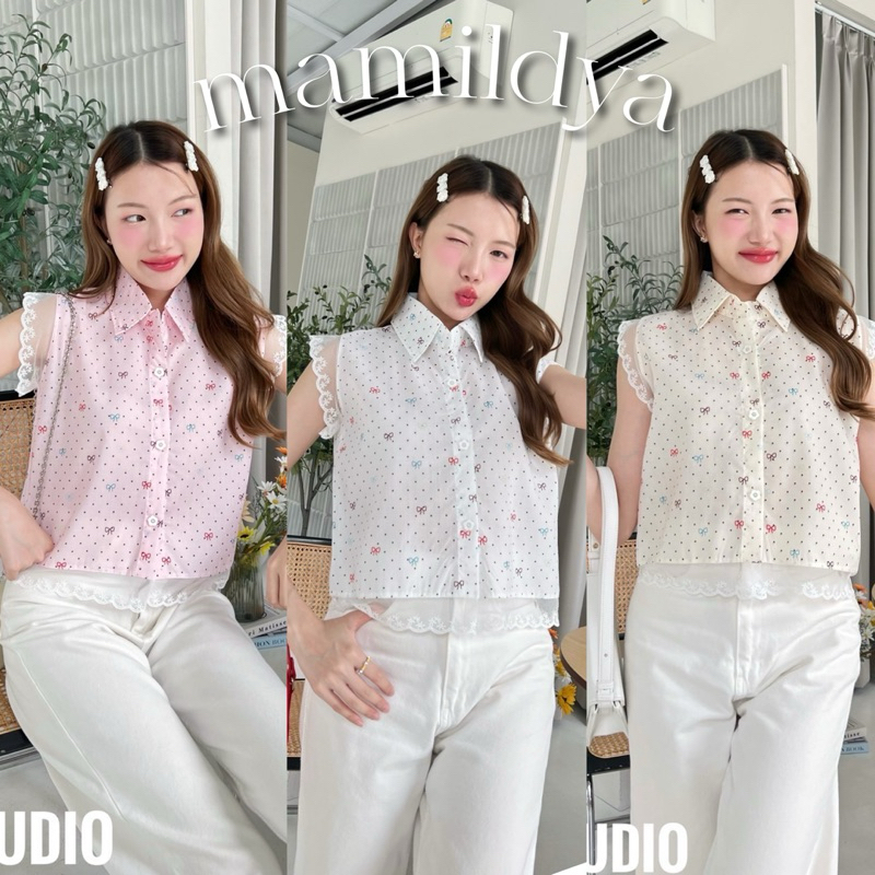 Mamildya.shop เสื้อคอปกแขนกุด แต่งระบายลูกไม้ กระดุมดอกไม้/N1-2 /KHUN-จุดโบว์