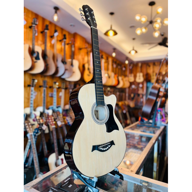 กีต้าร์โปร่ง overspeed  os38c เสียงดี ตั้งสายให้เล่นง่ายๆงานเงาและงานเคลือบด้าน เสียงพุ่งสุดๆมีเหล็กขันคอน่ะค่ะคุณลูกค้า