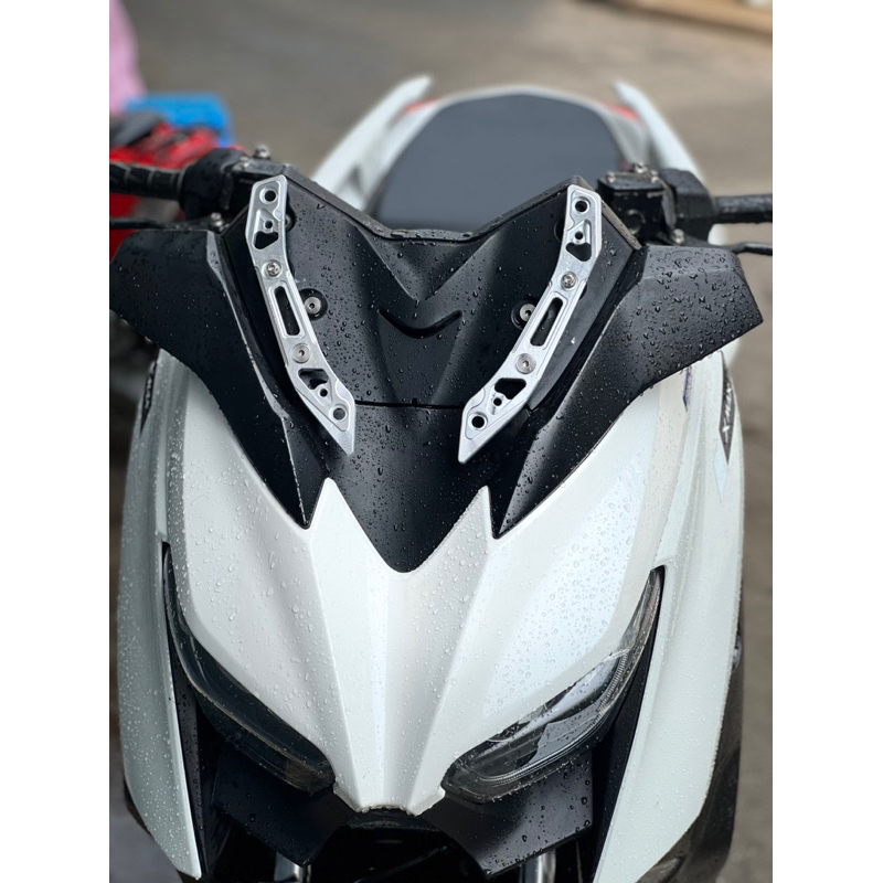 ขายึดชิวหน้า Yamaha Xmax 300 มิเนียมหนาอย่างดี