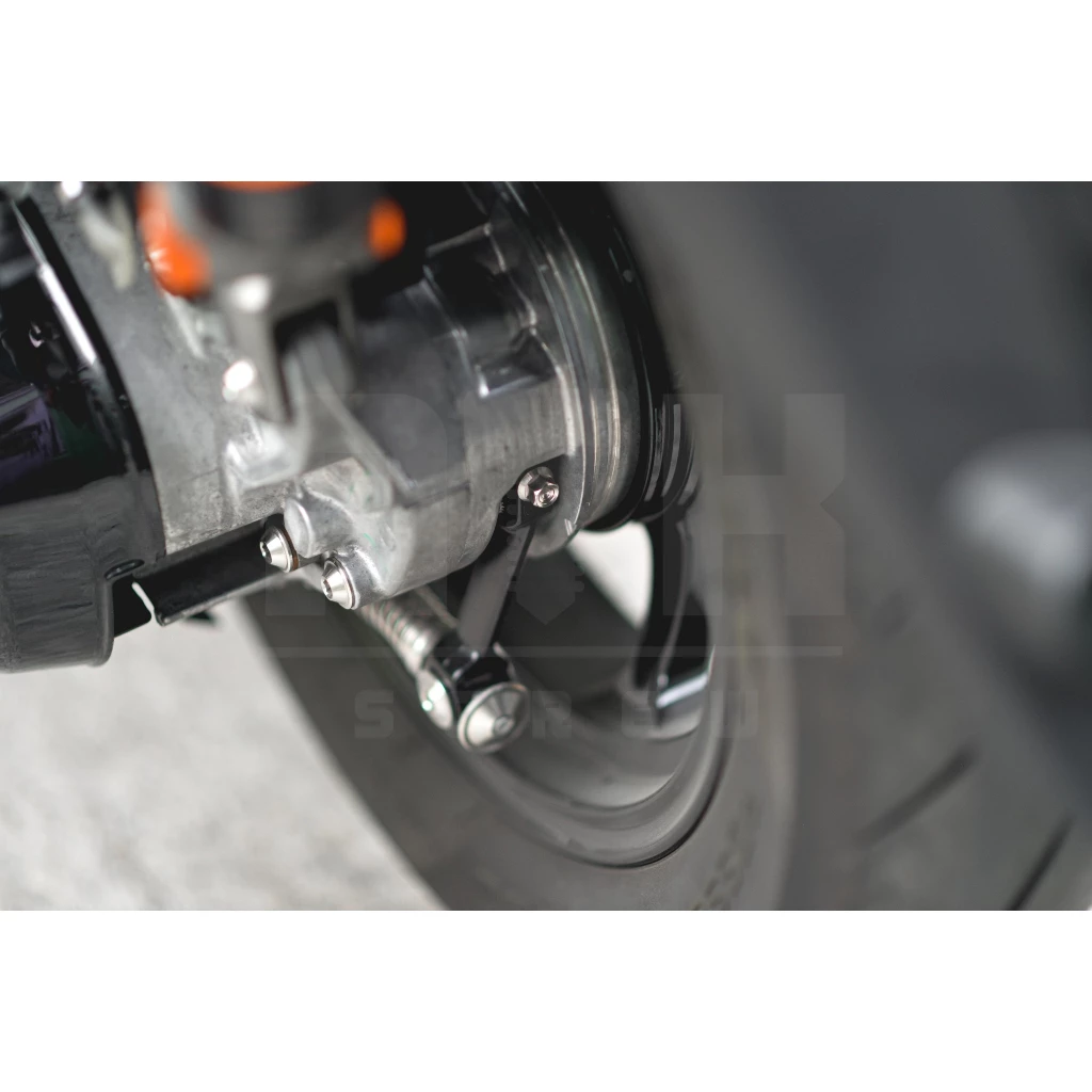 น็อตยึดมือลิง งานกลึงหัวสนาม Honda Giorno 125 สีเลส thumbnail 3