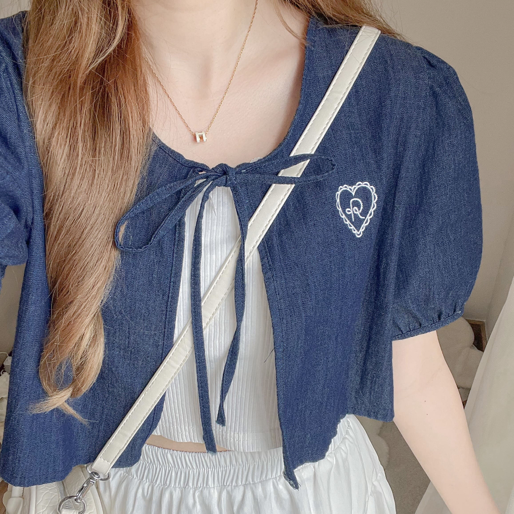 RIKA เสื้อคลุมแขนสั้นปักหัวใจผูกโบว์(ได้เฉพาะเสื้อด้านนอกเท่านั้น)