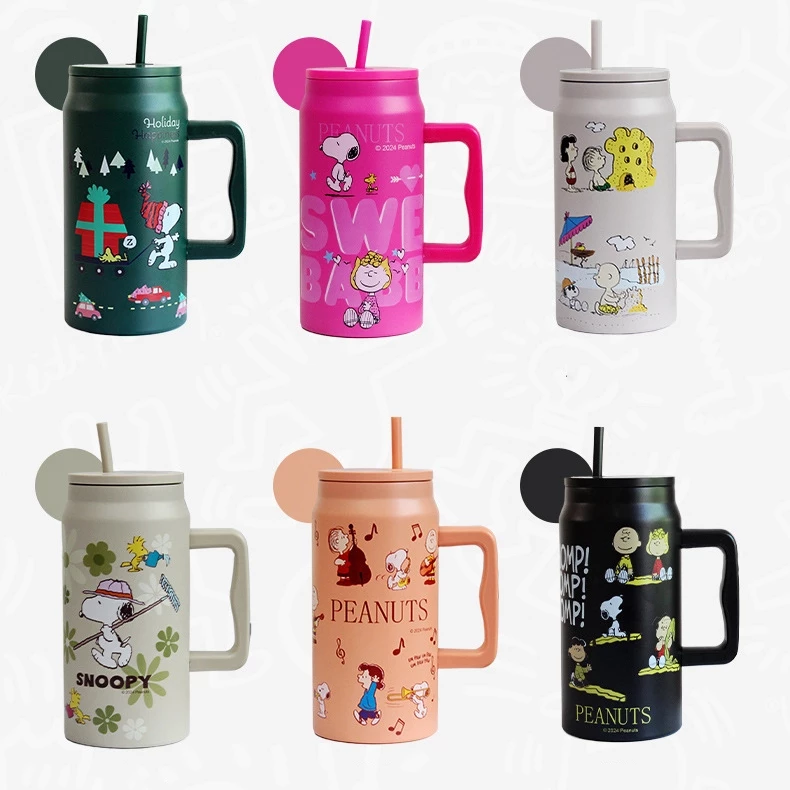 จัดส่งกรุงเทพฯ Snoopy แก้วเก็บความเย็น 1500ml พร้อมที่จับและฝาฟางถ้วยแก้วกระติกเก็บความร้อนและเย็นถ้วยน้ำในรถยนต์ข thumbnail 3