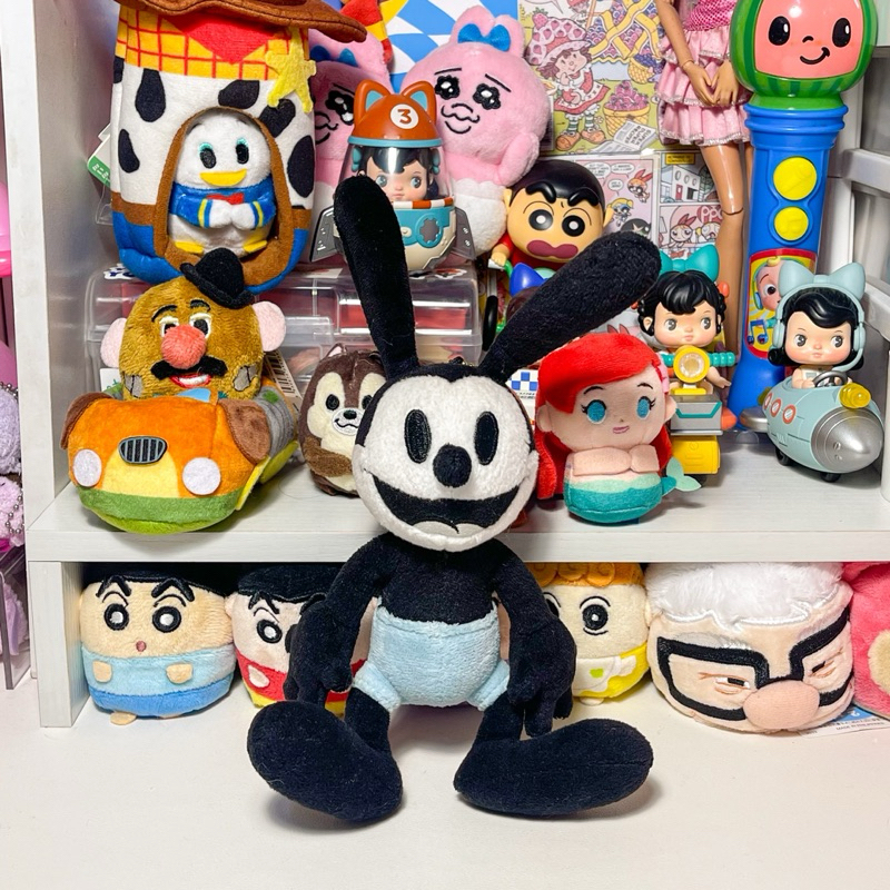พร้อมส่ง🚚 พวงกุญแจกระต่ายออสวอลด์ oswald the lucky rabbit🖤🩵 ป้าย tdr สภาพดี🌟