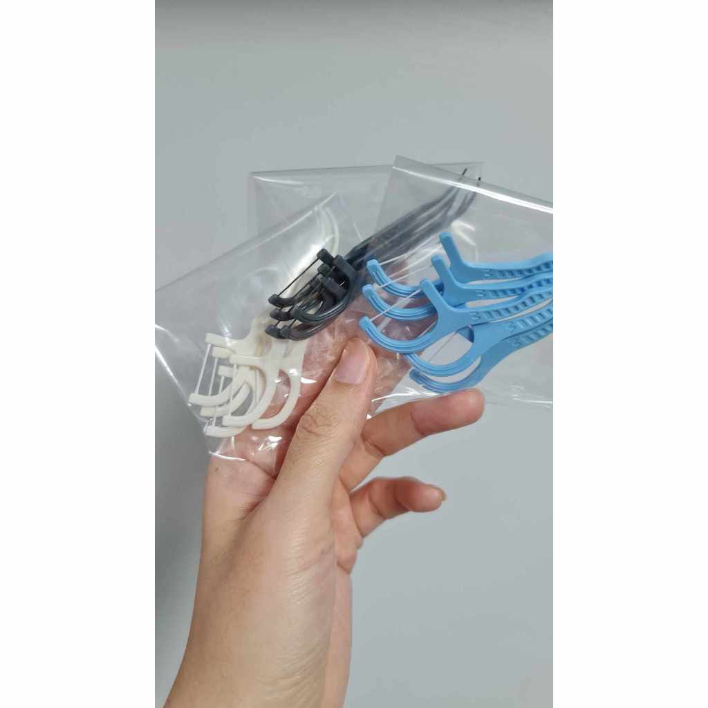 [สินค้าสำหรับแถม] ไหมขัดฟัน 4 อัน Watsons dental floss