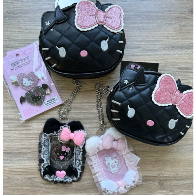 พร้อมส่ง Hello Kitty Angel & Devil cosmetig bag  ใช้โค้ดแฟชั่นลด30% พวงกุญแจ แท้จากญี่ปุ่น
