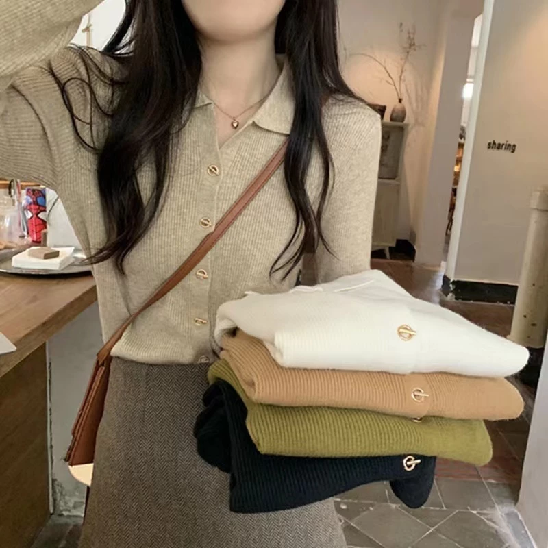 ใหม่ เสื้อคลุมไหมพรมแขนยาว กระดุมหน้า คอปก ผ้านิ่ม รุ่นA126*