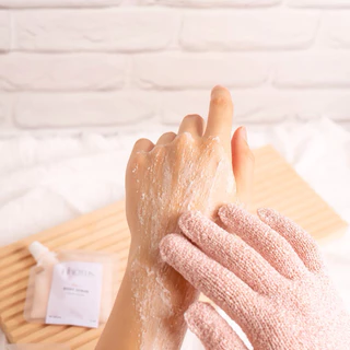 ถุงมือขัดผิวกาย หอมส Body gloves scrub 1 ชิ้น**