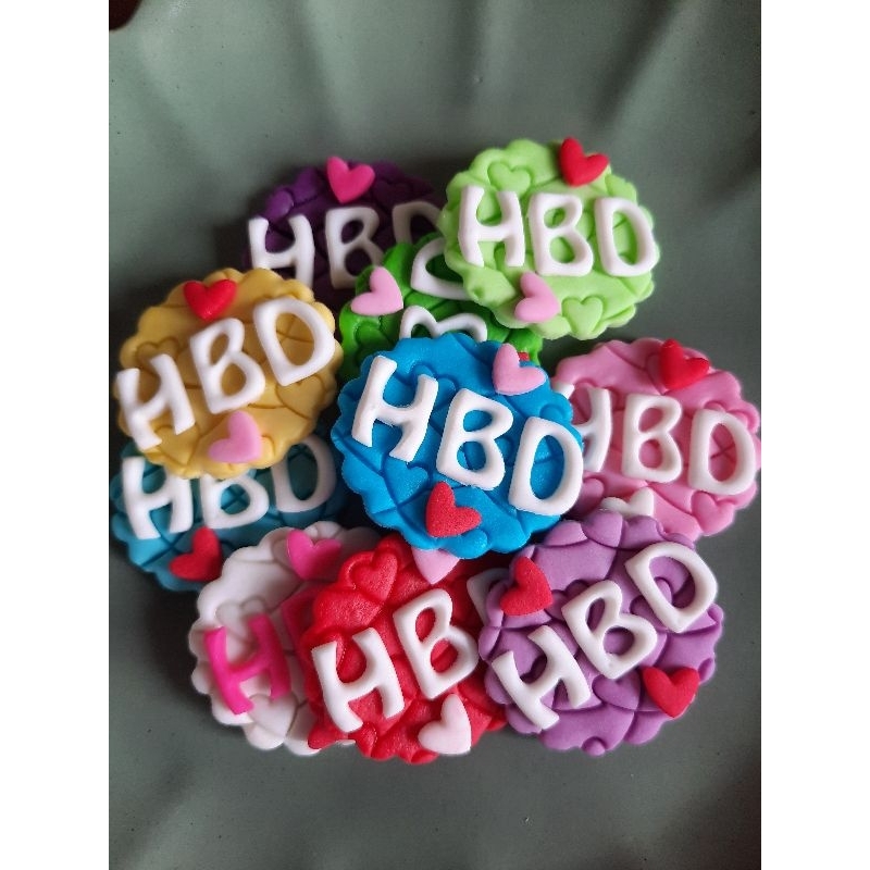 น้ำตาลกัมเพสแต่งเค้กป้ายHBDคละสี 5ชิ้น40บ.