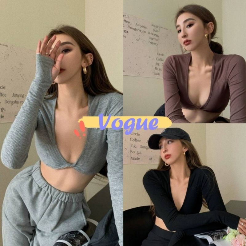 Vogue พร้อมส่ง เสื้อครอปสั้น แขนยาว คอวี ปักหน้าMMM ทรงรัดรูปเซ็กซี่ (FY1154)