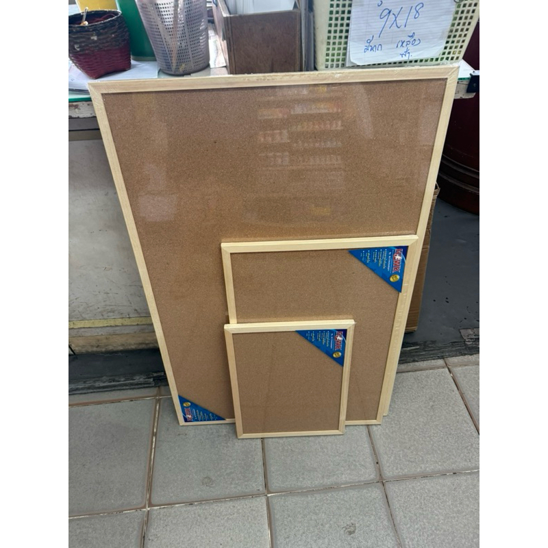 กระดานไม้ ก๊อก Cork Board แถมหมุดและน็อตแขวน กระดานปักหมุด กระดานติดประกาศ ขอบไม้ ขนาด A4/A3/A2/A1 กระดาน ไม้ก็อก US - รูปที่ 4