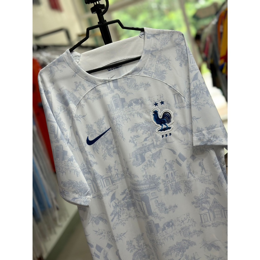 เสื้อบอลแท้ (เกรดแฟนบอล)France 2022 World (ป้าย 2,900) ***สินค้าอาจจะอัพเดทล่าช้า ก่อนสั่งสินค้า ทักหาทางร้านก่อนนะครับ*