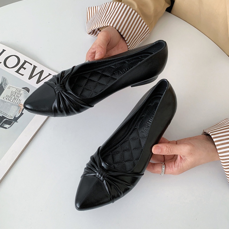 LxShop .โดนใจมากก รองเท้าคัทชูสุภาพสตรี รุ่นนี้ดีเทลสวย วัสดุเป็นยาง ทนทานมาก สีสันสุภาพ มาพร้อมโบว์