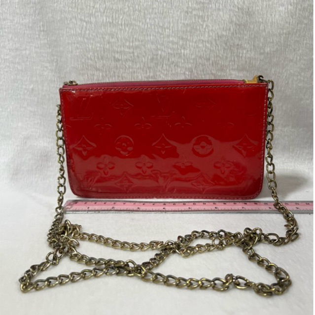 กระเป๋าสะพายหนังแก้วสีแดง ฟนังแท้ LVมือสอง