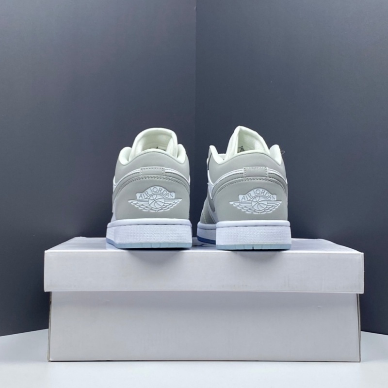 NEW Nike Air Jordan 1 Low Wolf Grey รองเท้ากีฬาบุรุษและสตรีทันสมัย คุณภาพสูง เหมาะสำหรับการเล่นกีฬาและการเดินทางพักผ่อน