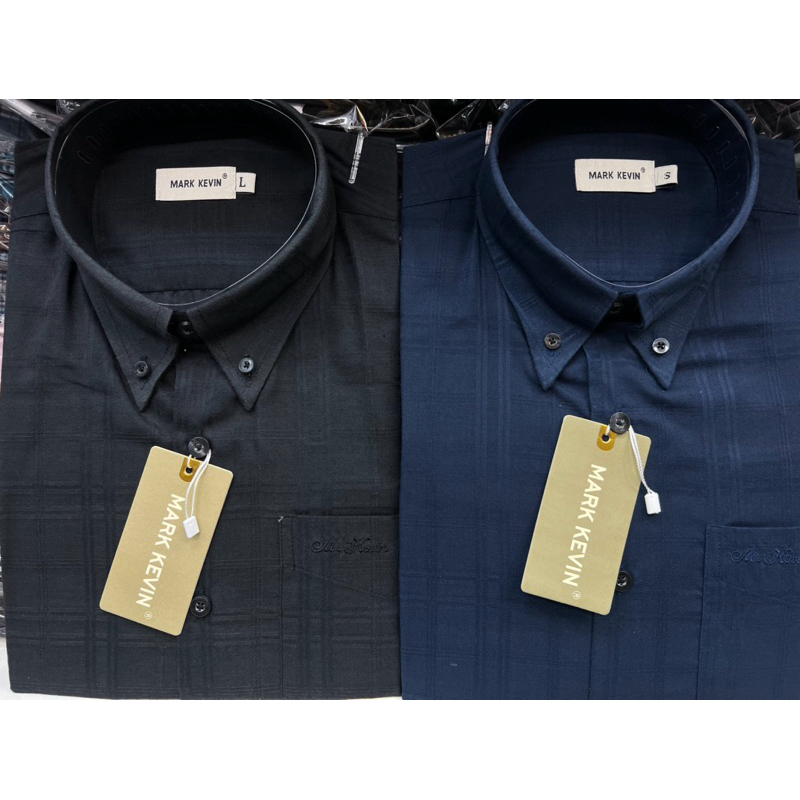เสื้อเชิ้ตสีเรียบ ผ้าทอลายในตัว มีทั้งแขนสั้นและแขนยาวนะคะ
