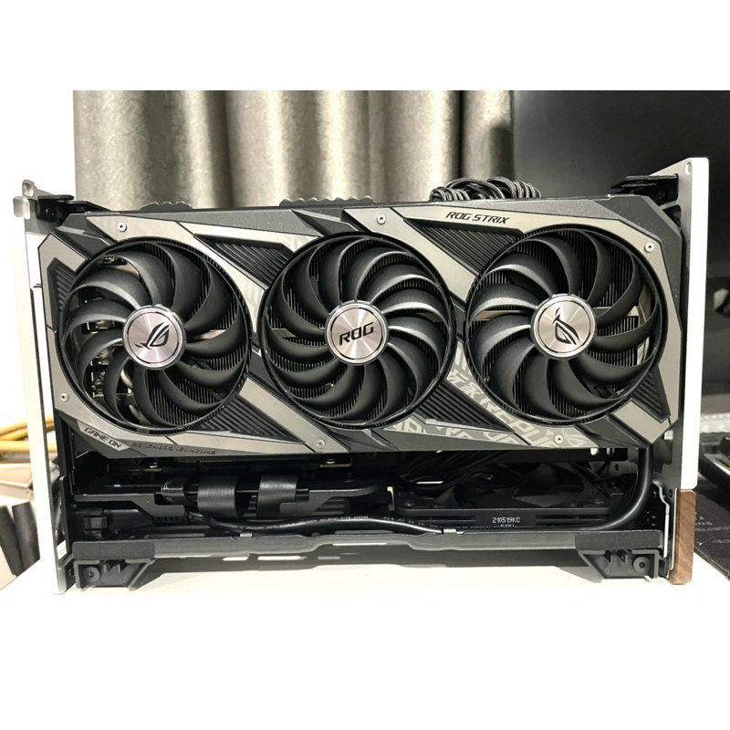 ASUS ROG RTX 3070 TI( มือสอง )