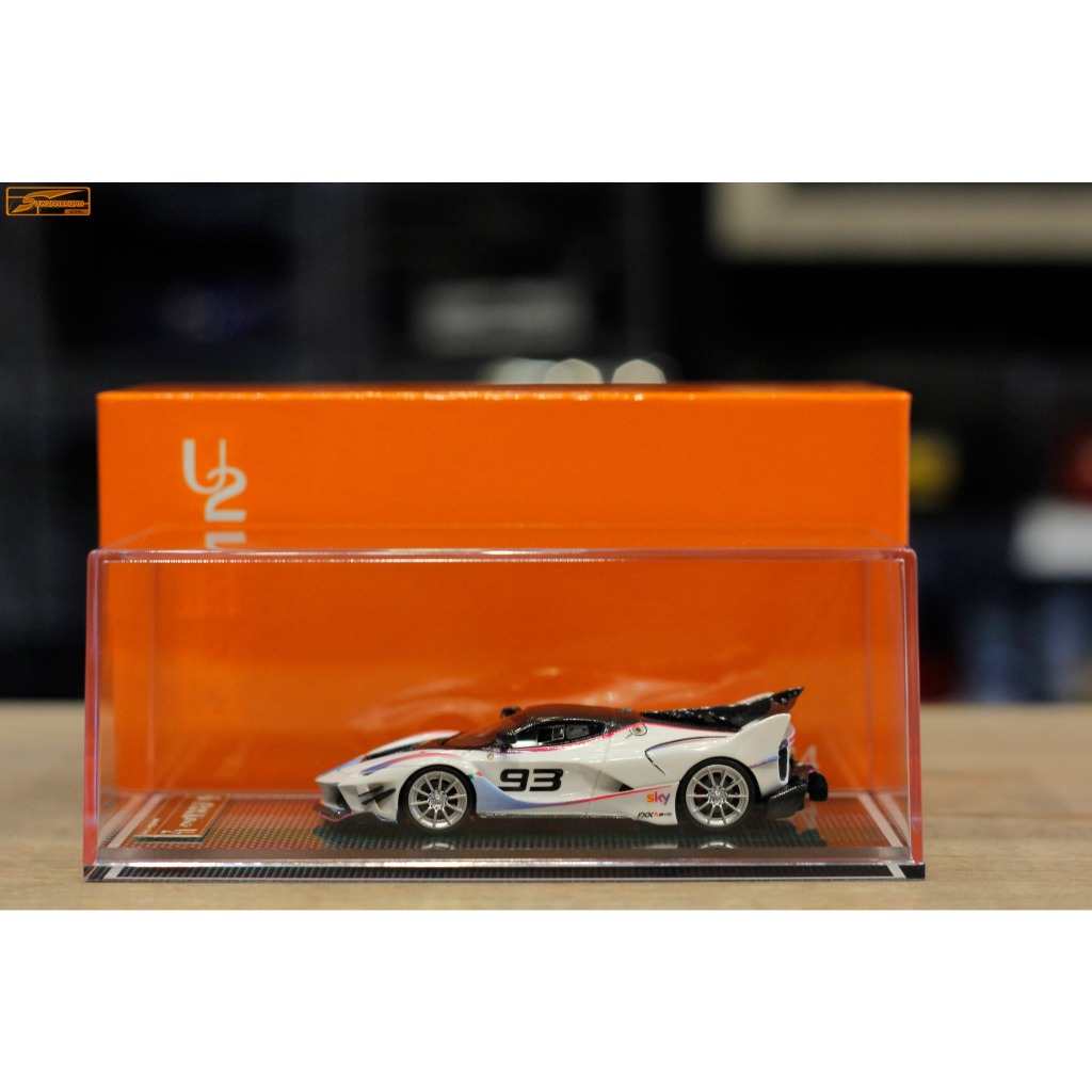 U2 1/64 Ferrari FXX k EVO White