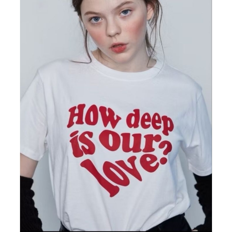 เสื้อยืดแขนสั้น สีขาวและดำ ลาย LUVISSTRUE  คอกลม Tshirt