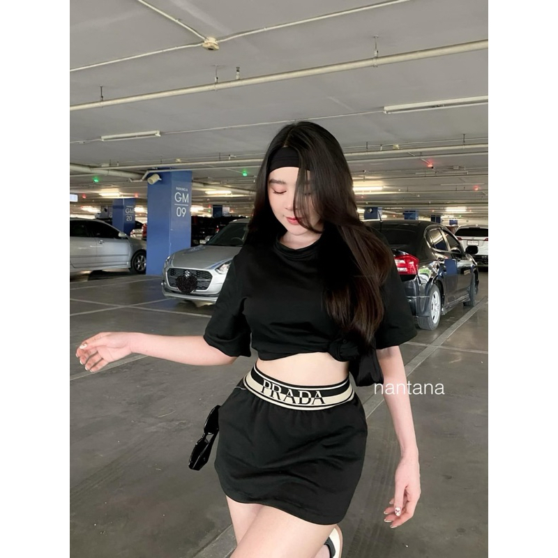 Nantana Set เสื้อโอเวอร์ไซร์ ส่วนกระโปรงมาเป็นทรงเข้ารูป ใส่ทั้งเซทก็ ดีย์ แยกใส่ก้ได้เลยค่าา