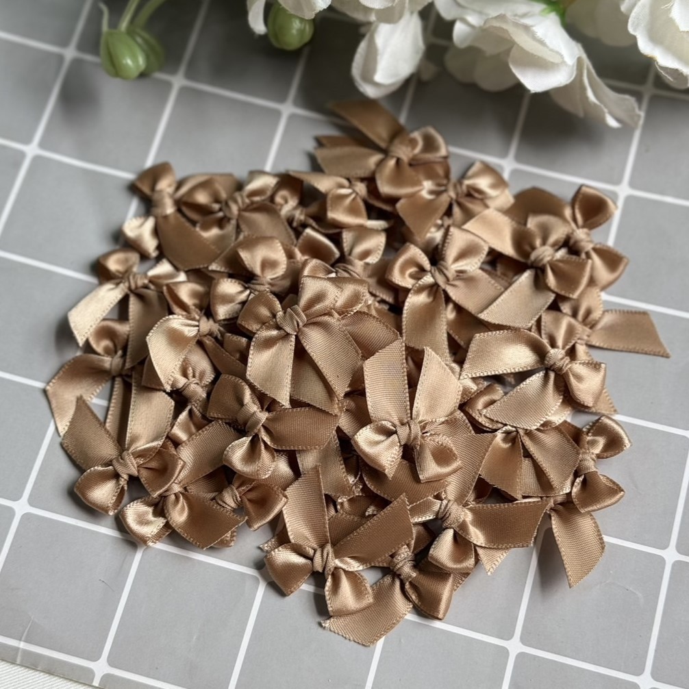 โบว์จิ๋ว โทนน้ำตาลโบว์ผ้าซาตินหน้ากว้าง 12-13 มม. แพ็คละ 50/100 ชิ้น โบว์ติดของชำร่วย - รูปที่ 4