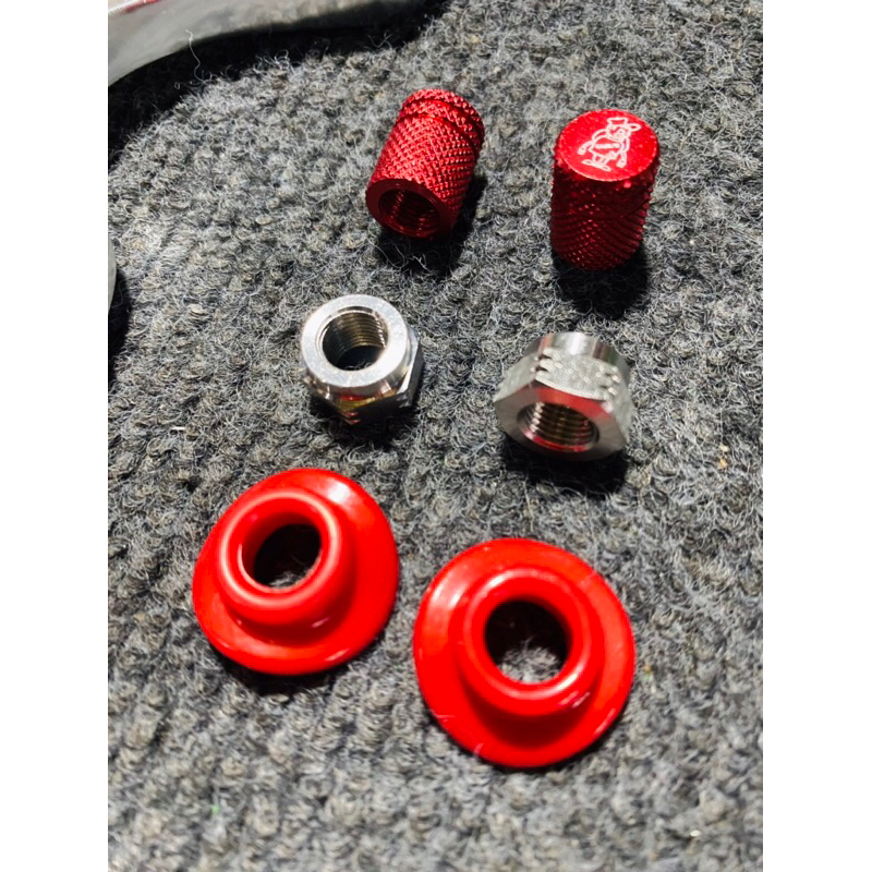 จุกลม สีแดง 1 คู่ + ยางลองจุก สีแดง 1 คู่ + แหลวนเลส 1 คู่ ชุด 3รายการ