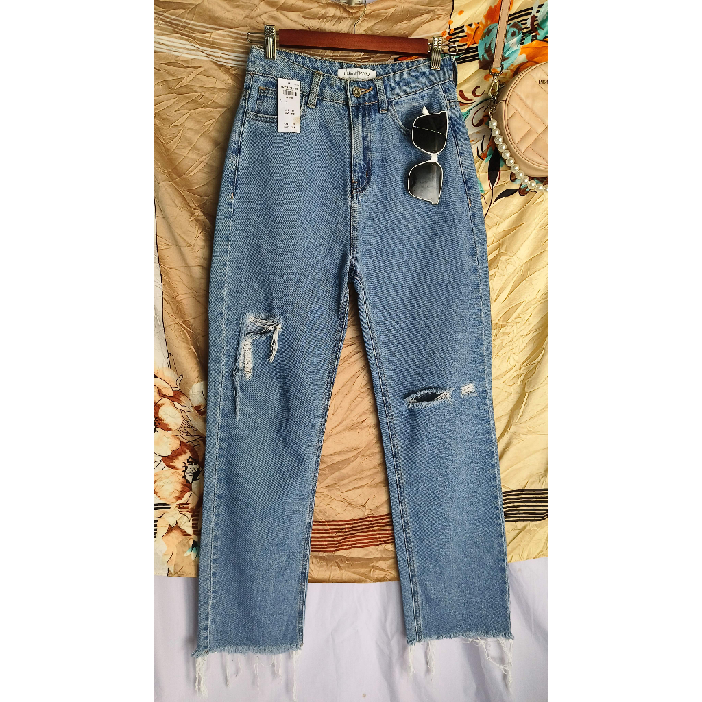 [J-Jeans] กางเกงยีนส์ URBAN REVIVO แต่งขาด ปลายขาแต่งขาดรุ่ย เอว 27-28"