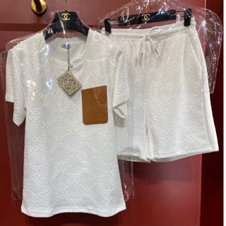 LOEWE SET ชุดเซต ชุดเซท เสื้อยืด ผ้าสวยมาก ปักนูน + กางเกงขาสั้น โลเอเว่