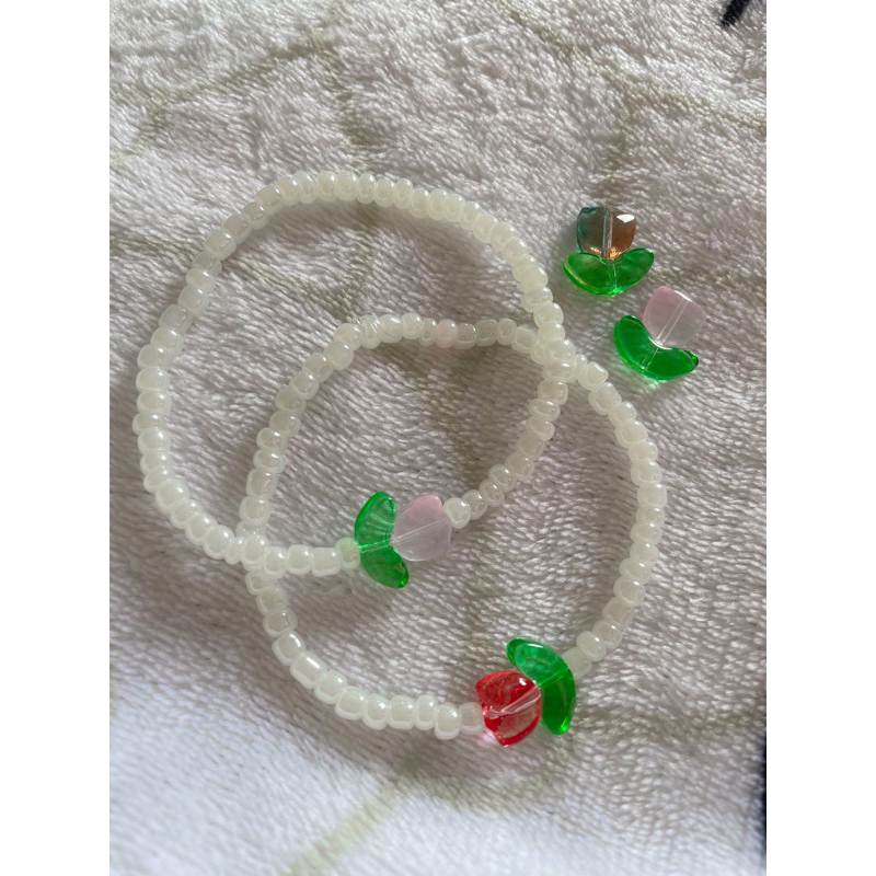 กำไลลูกปัดทิวลิป10บาท