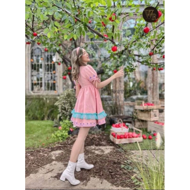 เดรสชมพู ปักดอกกุหลาบตกแต่งด้วยโบว์ ไซส์M มือ1 ป้ายWR Studio