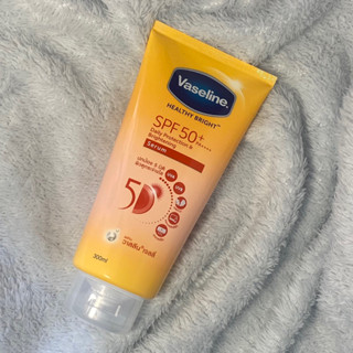 Vaseline healthy bright SPF 50 PA++++ Daily protection &amp; Brightening Serum 300 ml