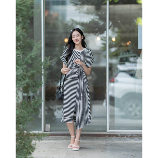 Snazzy shop - BW stripe dress เดรสลายทาง