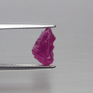 พลอย ก้อน รูบี้ ทับทิม ดิบ ธรรมชาติ แท้ ( Unheated Natural Ruby Tanzania ) หนัก 2.06 กะรัต