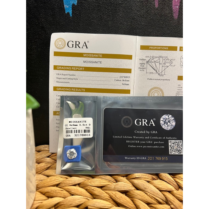 GRA MOISSANITE DIAMOND VVS 1 / D COLOR(1เม็ด น้ำหนัก 3 .50 กะรัต)ขนาด Cushion 9x9 MM โมซาไนท์ เพชร โ