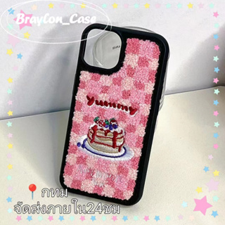 🌷Braylon🌷จัดส่งภายใน24ชม เคสลายตุ๊กตา สีชมพู iphone 11 14 pro max ป้องกันการหล่น เค้กวันเกิด ขอบดำ case for iPhone 12 13