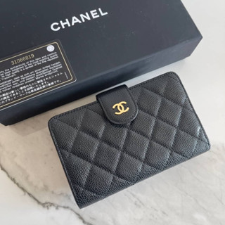 กระเป๋าตังค์ NEW CHANEL WALLET CAVEAR เป็นกระเป๋าสตางค์รุ่นคลาสสิคและฮิตมากๆ