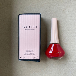 Gucci Nail Polish สี 25 Goldie Red
