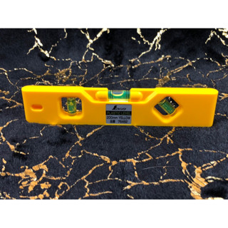 PLASTIC LEVEL 200mm YELLOW JAPAN (ตู้เหล็ก)