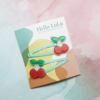 แบรนด์ hello_lulu_  กิ๊บเชอรี่ 🍒🍒 ตัวกิ๊บสีฟ้า กริ๊กเตอร์เจลขนาด 4.5 cm ตัดกับสับปะรดสีเหลือง น่ารักมาก ๆ ❤❤