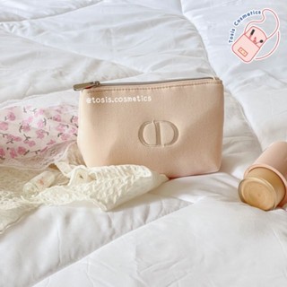กระเป๋าเครื่องสำอางค์ Dior แท้ ดิออร์ สีครีมเบจ 𝗗𝗶𝗼𝗿 𝗳𝗹𝘂𝗳𝗳𝘆 𝗯𝗲𝗶𝗴𝗲 𝗽𝗼𝘂𝗰𝗵 พกพาสะดวก ผ้าสัมผัสนิ่มมาก ขนาด 17×12 cm. #nobox